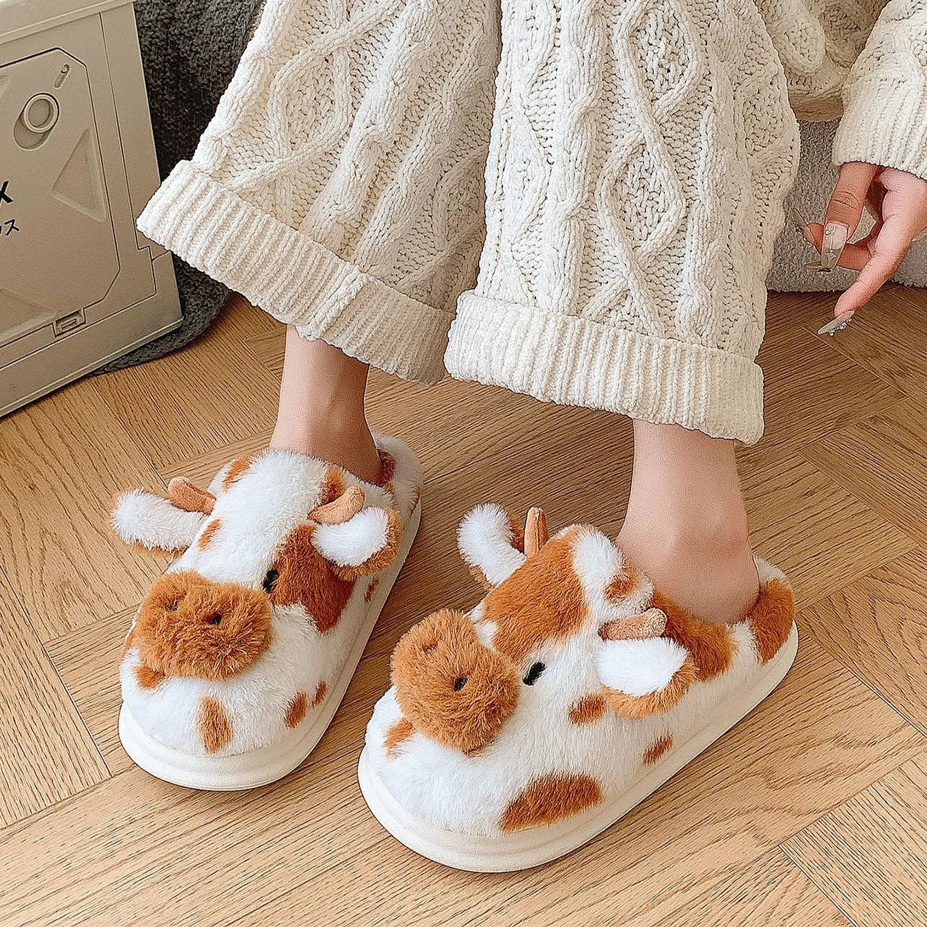 Cute Cartoon Cow Plush Slippers - Winter Warm Indoor Fuzzy Slippers for Couples